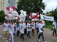 Солнечный день в Солнечногорске: парад трудящихся и больница игрушек